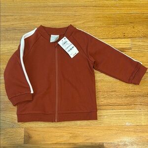 Brown and White Sweatshirt with Sporty Zip-Up Design